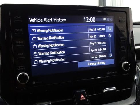 Used 2022 Toyota Corolla Cross XLE image 38