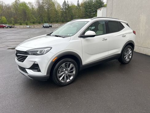 Used 2020 Buick Encore GX Essence w/ Experience Buick Package AWD/4WD image 2