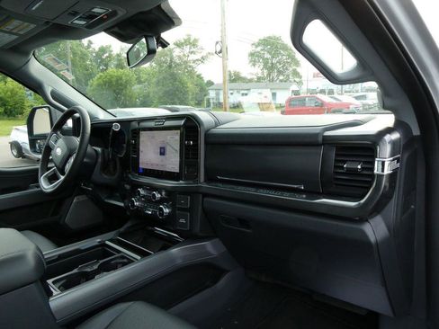 New 2026 Ford F250 Lariat w/ Black Appearance Package AWD/4WD image 12