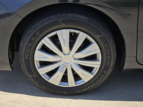 Used 2017 Toyota Camry LE FWD image 7