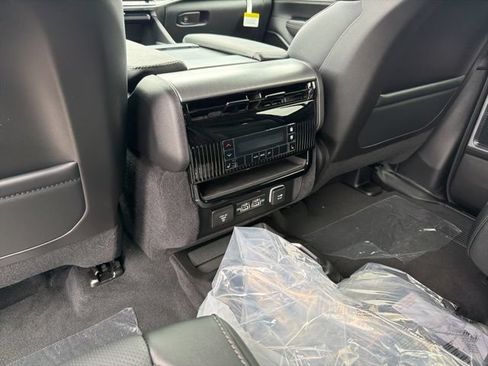 New 2026 Jeep Grand Wagoneer Limited AWD/4WD image 8