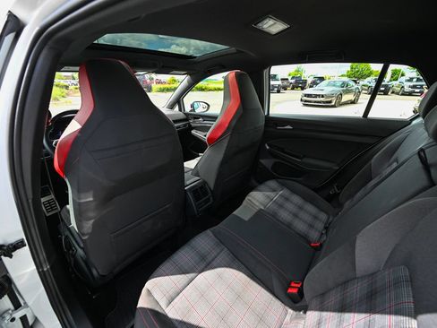 Used 2022 Volkswagen GTI SE FWD image 20