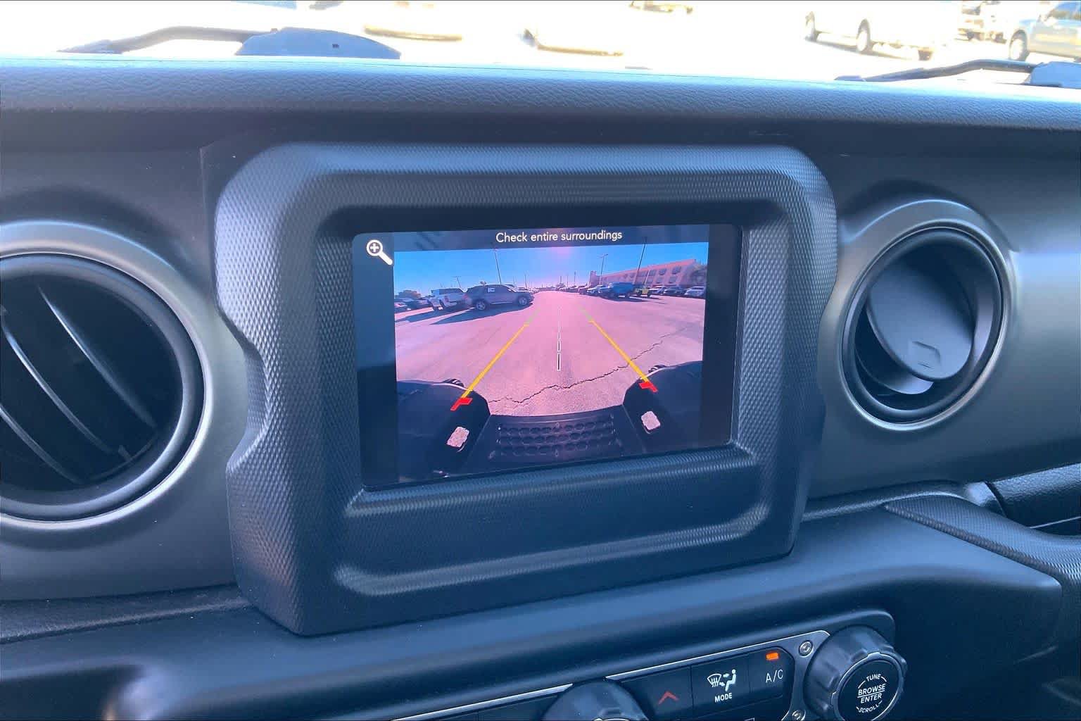 Used 2023 Jeep Gladiator Mojave AWD/4WD image 23
