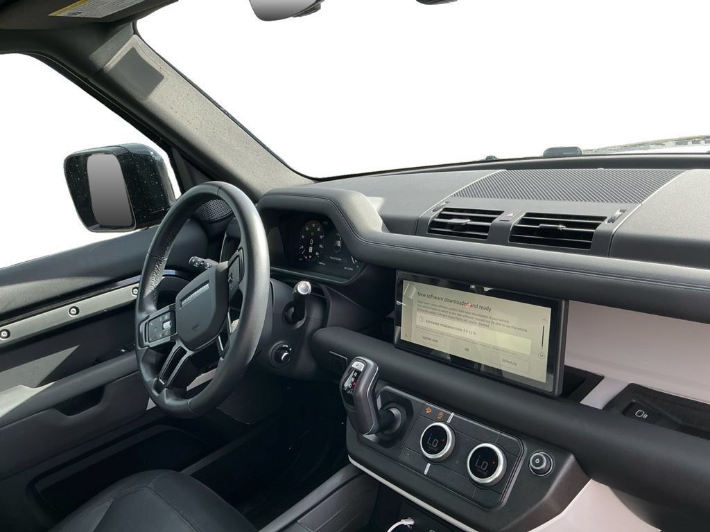 Used 2024 Land Rover Defender 110 X-Dynamic SE AWD/4WD image 17