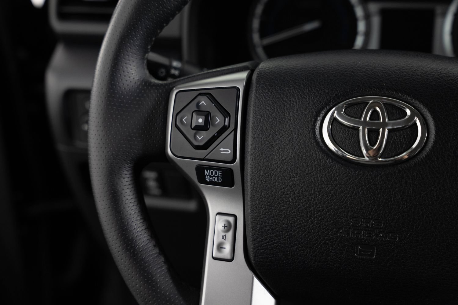 Used 2019 Toyota 4Runner SR5 AWD/4WD image 29