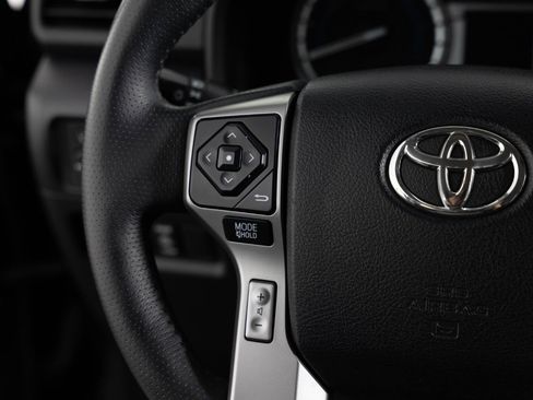 Used 2019 Toyota 4Runner SR5 AWD/4WD image 29
