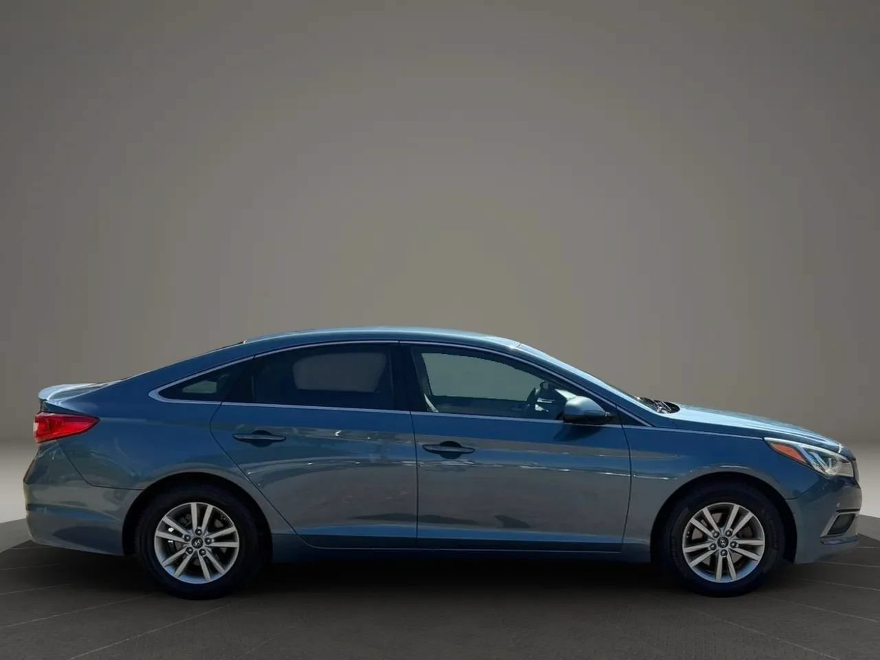 Used 2016 Hyundai Sonata SE FWD image 4