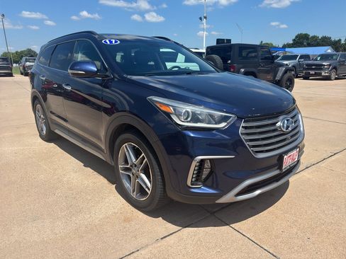 Used 2017 Hyundai Santa Fe Limited FWD image 3