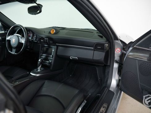 Used 2011 Porsche 911 4 Coupe image 33