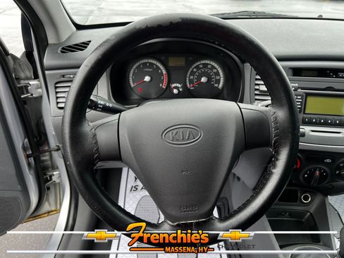 Used 2009 Kia Rio Sedan FWD image 11