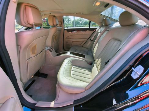 Used 2013 Mercedes-Benz CLS 550 4MATIC image 30
