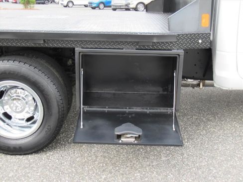 Used 2022 RAM 3500 Tradesman w/ Safety Group image 9