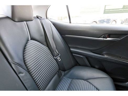 Used 2023 Toyota Camry SE image 10