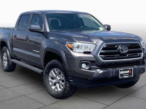 Used 2019 Toyota Tacoma SR5 RWD image 3