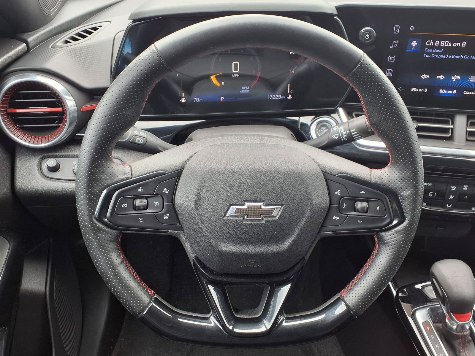 Used 2025 Chevrolet Trax RS w/ Driver Confidence Package FWD image 16