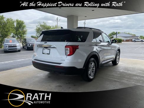 Used 2022 Ford Explorer XLT AWD/4WD image 6