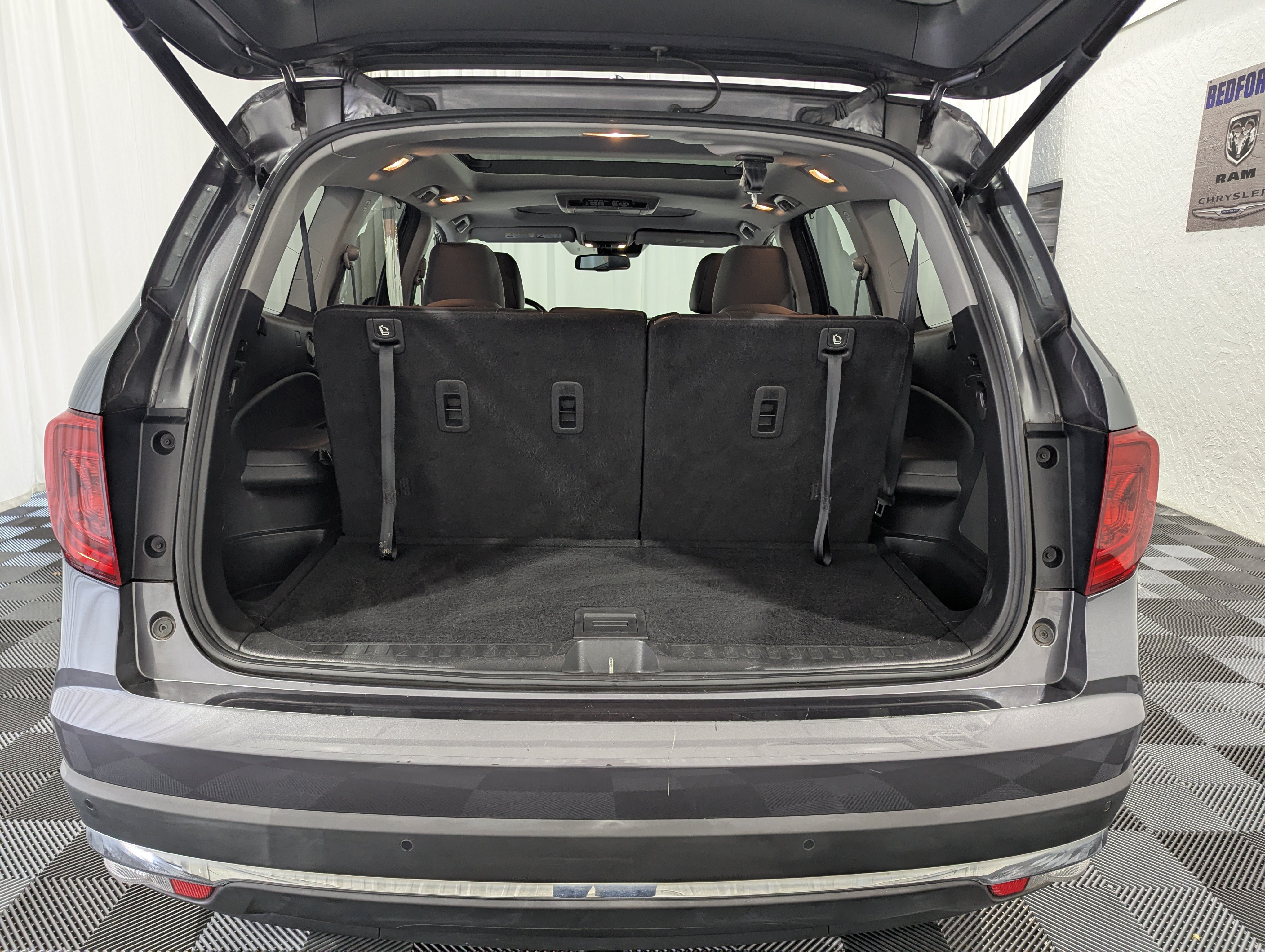 Used 2016 Honda Pilot Elite image 9