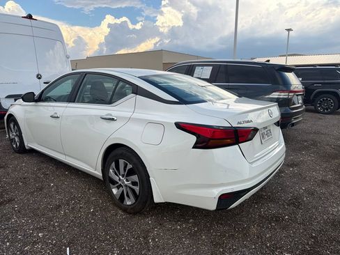 Used 2024 Nissan Altima 2.5 S FWD image 4