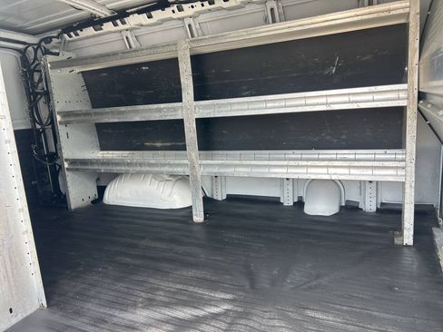 Used 2017 Chevrolet Express 2500 RWD image 19