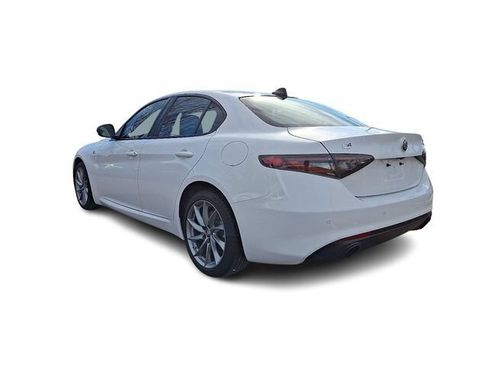 Used 2024 Alfa Romeo Giulia Ti AWD/4WD image 4
