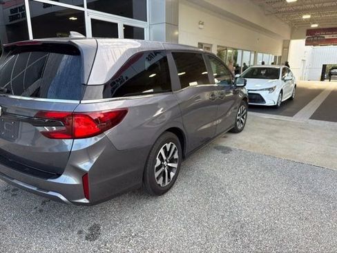 Used 2025 Honda Odyssey EX-L image 9