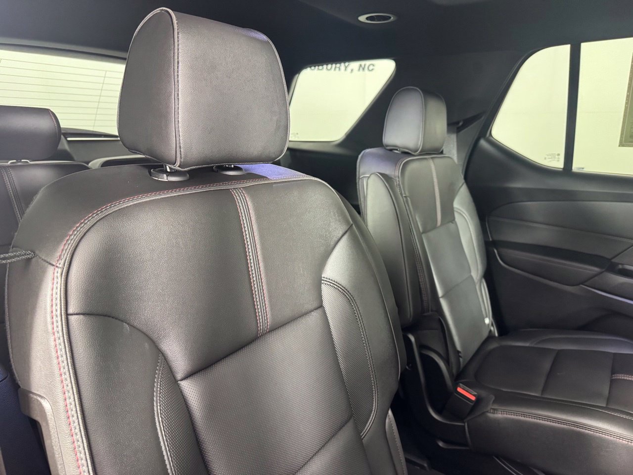 Used 2023 Chevrolet Traverse RS AWD/4WD image 39