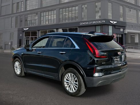 Used 2024 Cadillac XT4 Luxury w/ Cold Weather Package AWD/4WD image 3