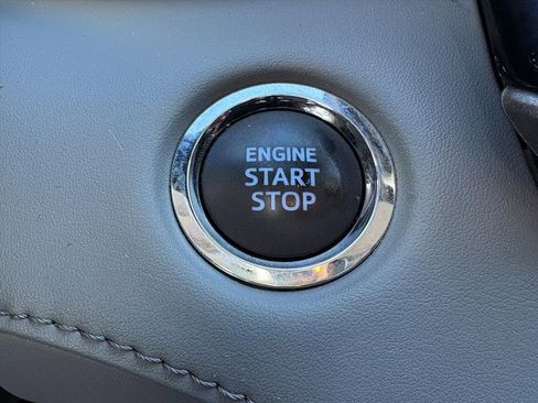 Used 2022 Toyota Highlander XLE image 14