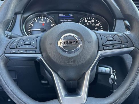 Used 2022 Nissan Rogue Sport S image 19