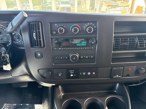 Used 2022 GMC Savana 2500 w/ Driver Convenience Package RWD image 18