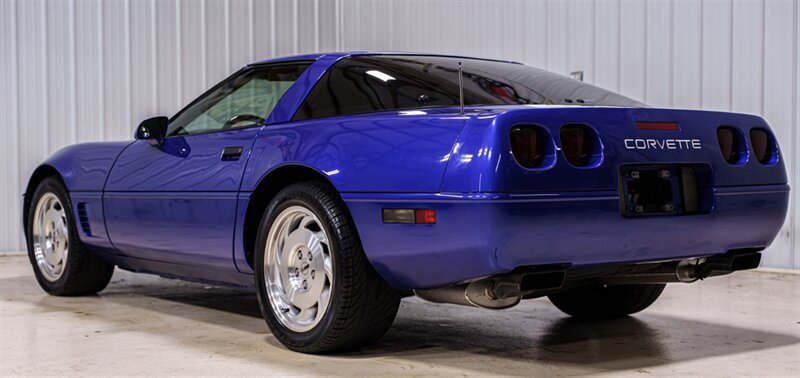 Used 1995 Chevrolet Corvette Coupe RWD image 5