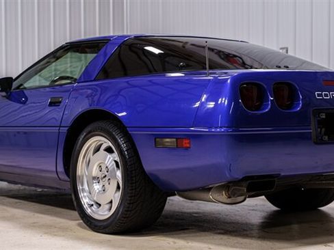 Used 1995 Chevrolet Corvette Coupe RWD image 5
