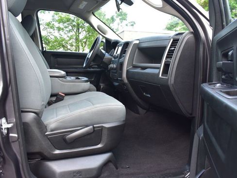 Used 2018 RAM 1500 Express image 18