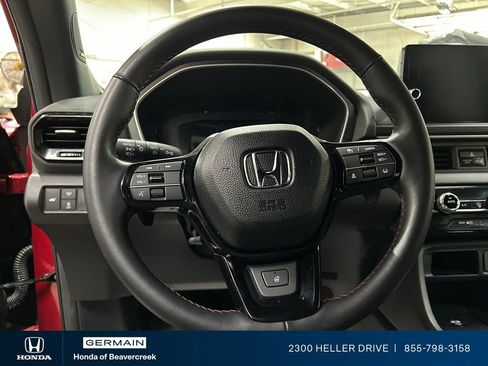 Certified 2025 Honda Pilot Black Edition image 16