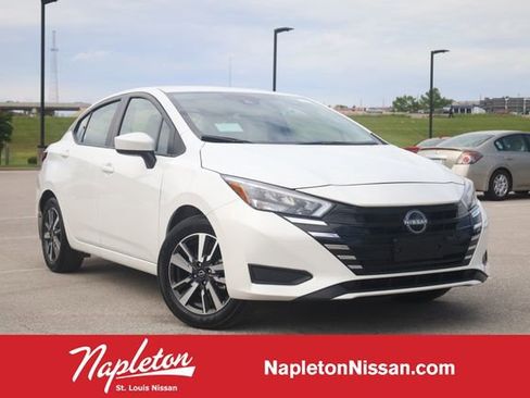 Certified 2025 Nissan Versa SV w/ Trunk Package FWD image 1