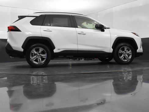 Used 2025 Toyota RAV4 LE image 38