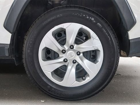 Used 2021 Toyota RAV4 LE w/ Carpet Mat Package (TMS) image 11