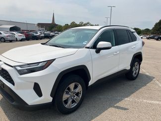 Used 2025 Toyota RAV4 XLE FWD video 1