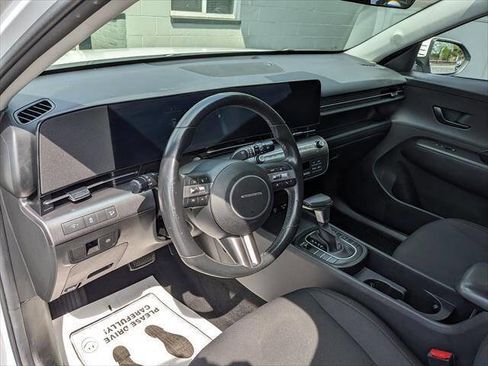 Used 2024 Hyundai Kona SEL image 10