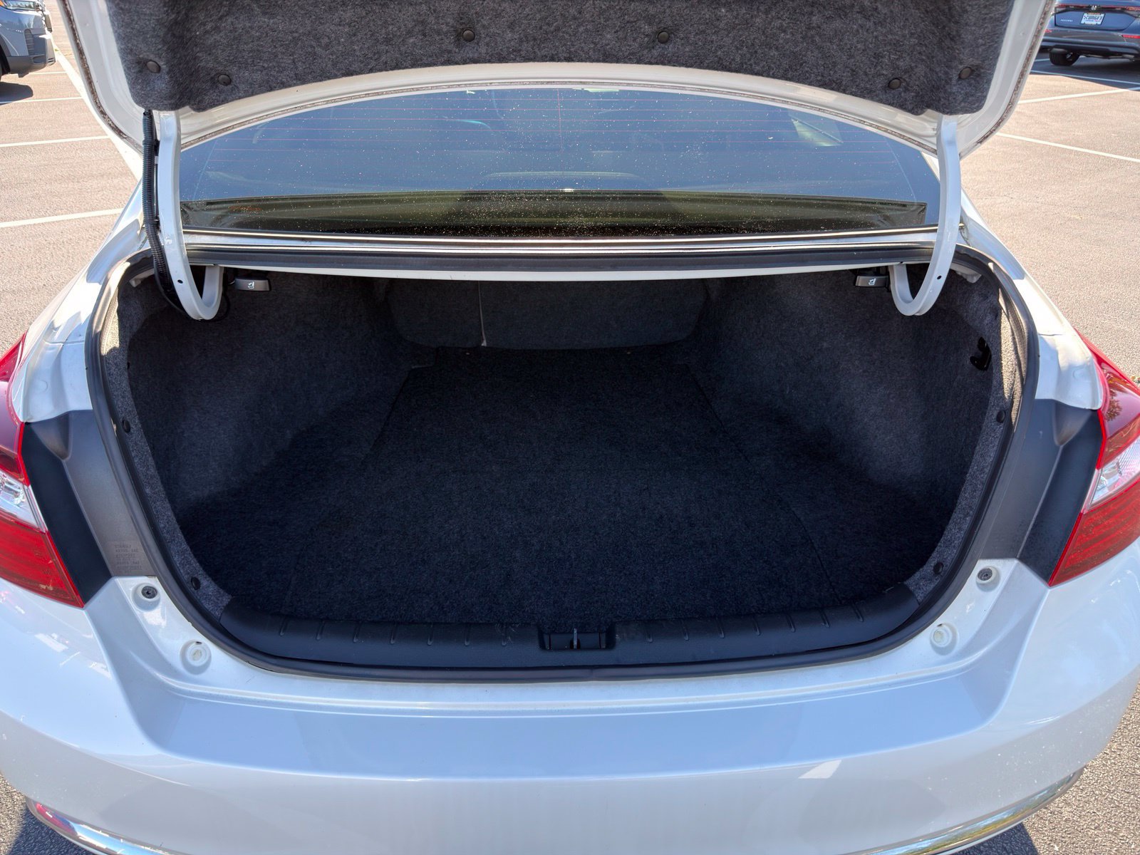 Used 2017 Honda Accord EX-L image 35