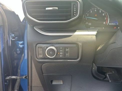 Used 2021 Ford Explorer XLT w/ Equipment Group 202A AWD/4WD image 19