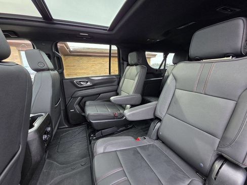 Used 2023 Chevrolet Suburban RST w/ Luxury Package image 32