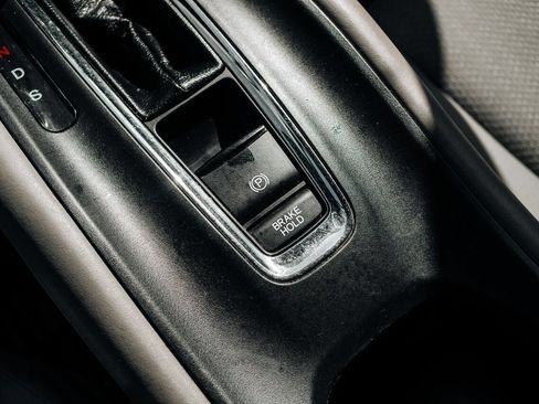 Used 2017 Honda HR-V EX image 33