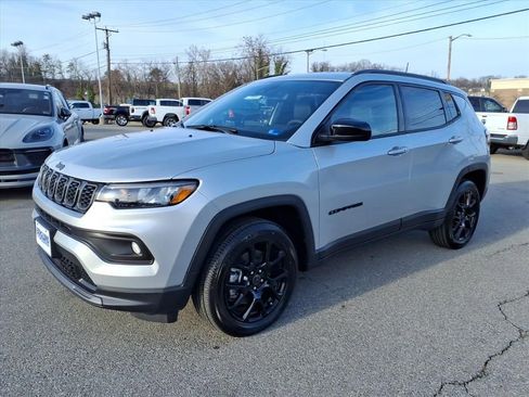 New 2026 Jeep Compass Latitude image 8