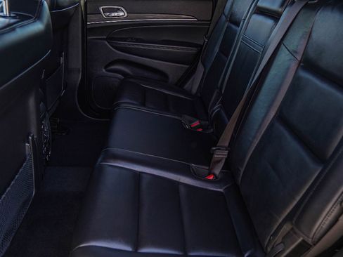 Used 2021 Jeep Grand Cherokee Limited w/ Trailer Tow Group IV image 28