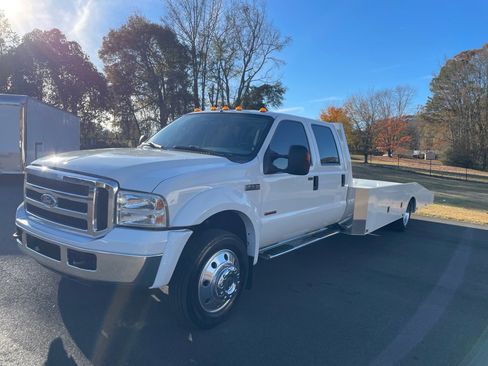 Used 2007 Ford F550 2WD Crew Cab Super Duty image 1