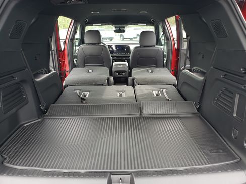 New 2026 Chevrolet Traverse LT FWD image 12