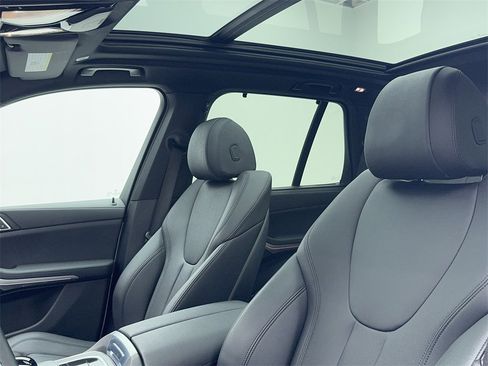 Used 2022 BMW X5 sDrive40i w/ Premium Package image 39