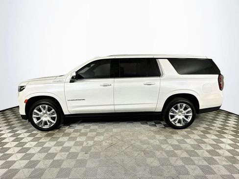 Used 2023 Chevrolet Suburban High Country AWD/4WD image 4