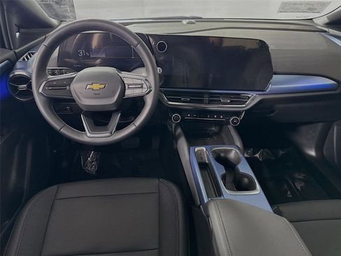 New 2026 Chevrolet Equinox EV LT image 2